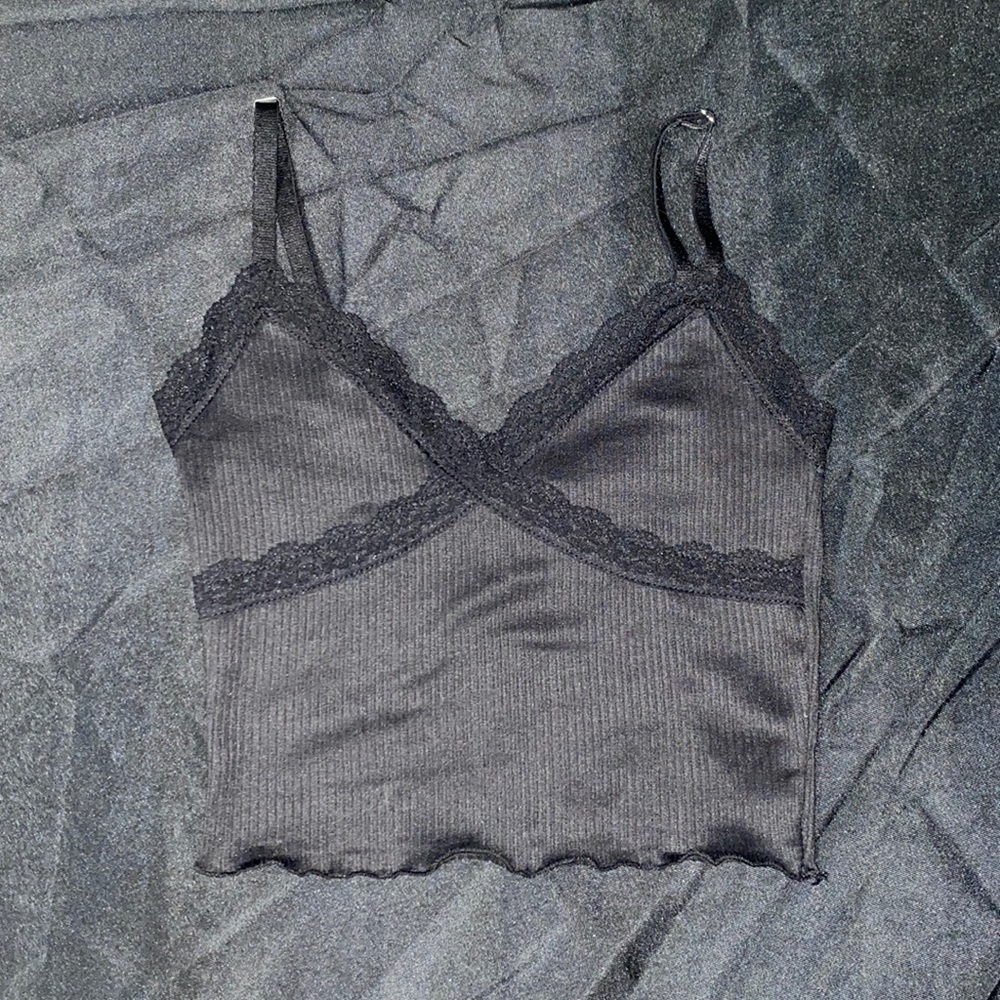 H&M (Divided) Black Ribbed Lacy V Neck Crop Top Size XS